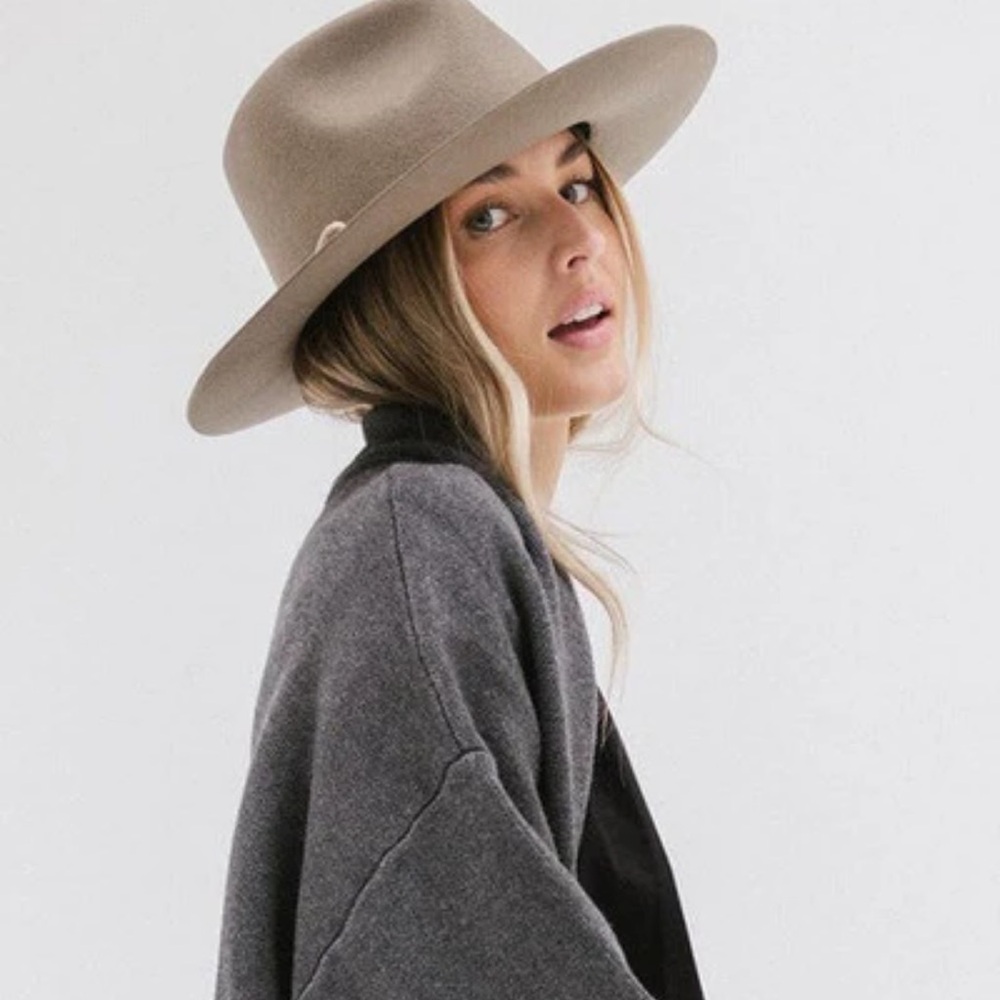 kittenish grey felt hat